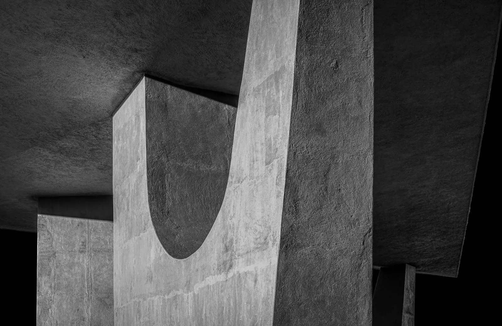 Concrete sculptural form